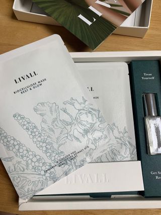 리브얼 | LIVALL 바이오셀룰로오스 마스크 레스트 앤 글로우 33ml  x 3개입 — 5점을 준 리뷰어가 2022년 6월 올린 사용 사진