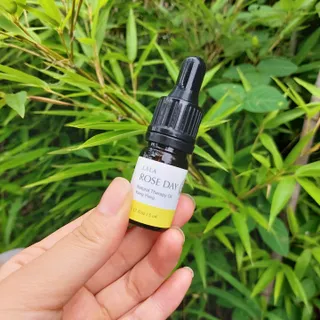 라라로즈데이 시즌2 천연 아로마오일 Y존 케어 속옷향수 이너퍼퓸 5ml  여성의 자존감을 UP시키자 — 5점을 준 리뷰어가 2021년 8월 올린 사용 사진