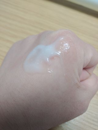 랑벨 수퍼내츄럴 아쿠아 수딩 크림 100ml — 5점을 준 리뷰어가 2022년 4월 올린 사용 사진