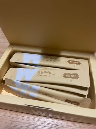 디오르 파인화이트 — 5점을 준 리뷰어가 2022년 3월 올린 사용 사진