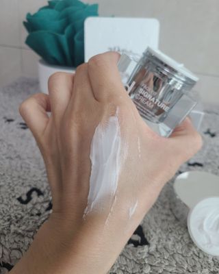 아이디플라코스메틱 아이디 페이스핏  시그니처 크림 50ml — 5점을 준 리뷰어가 2021년 10월 올린 사용 사진