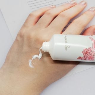 더사가오브수 [사가수] 사계절 원료를 담아내어 진한 보습을 선사하는, 효혜윤 보태니컬 에너지 핸드크림 세트 — 5점을 준 리뷰어가 2023년 3월 올린 사용 사진
