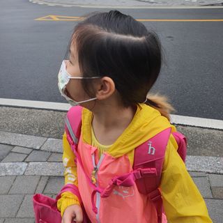 [숨그림]  덴탈마스크 짱구 우리아이 그리고 내가 쓰는 믿을수있는 케릭터 마스크  16종 — 5점을 준 리뷰어가 2021년 10월 올린 사용 사진