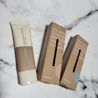 [후르디아] 끈적임 없는 착한성분 비건  핸드크림 3종 — 5점을 준 리뷰어가 2022년 11월 올린 사용 사진