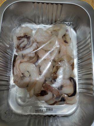 화끈한녀석들 새오똥400g 새우,오징어,똥집 볶음요리 소스,밀떡, 참기름 포함 — 5점을 준 리뷰어가 2022년 12월 올린 사용 사진