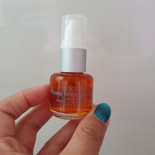 유니베르소 로즈힙 오일 15ml — 5점을 준 리뷰어가 2021년 6월 올린 사용 사진