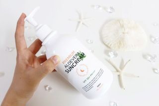[닥터문] 프리미엄 알로에베라 선크림 500ml — 5점을 준 리뷰어가 2022년 6월 올린 사용 사진