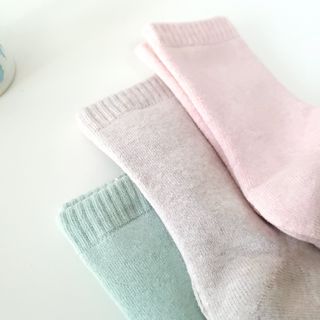 [사이즈가 있는 양말 필로이]여자 순면 통파일 꿀잠 수면 양말【 S, M, L 】3가지 사이즈_컬러 랜덤 3족 — 5점을 준 리뷰어가 2022년 10월 올린 사용 사진