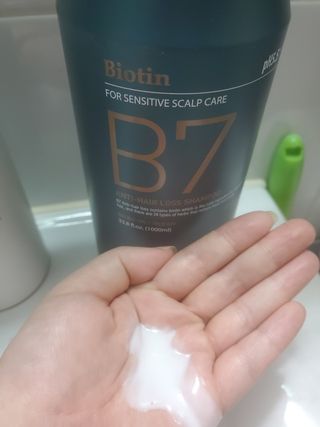 [포레스트스토리] 탈모증상완화 샴푸 1,000ml — 5점을 준 리뷰어가 2022년 6월 올린 사용 사진