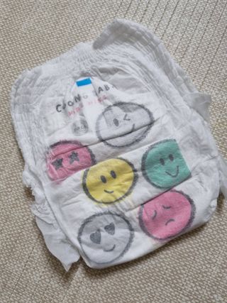 쿠잉 윙윙 풀커버 팬티기저귀 (L/XL/XXL) 1팩 — 5점을 준 리뷰어가 2023년 1월 올린 사용 사진