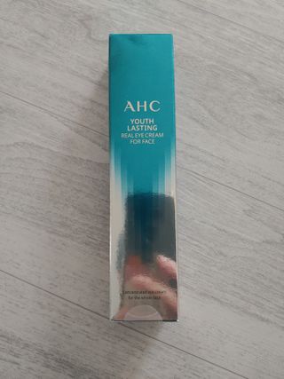 [NEW 탄력유턴 아이크림] AHC 유스 래스팅 리얼 아이크림 포 페이스 — 4.5점을 준 리뷰어가 2021년 3월 올린 사용 사진