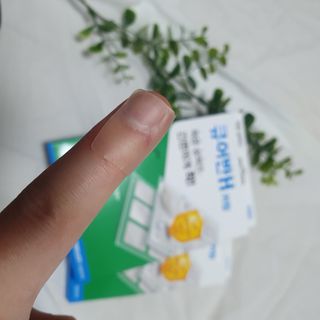 [큐어반H 커팅] 간편하게 떼서 쓰는 자외선차단 습윤밴드 (1팩/30매입) — 5점을 준 리뷰어가 2022년 12월 올린 사용 사진