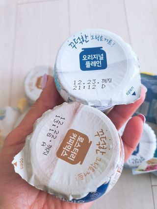 매일바이오 그릭요거트 오리지널 플레인 4개, 로스터리 커피믹스 4개 — 4점을 준 리뷰어가 2021년 12월 올린 사용 사진