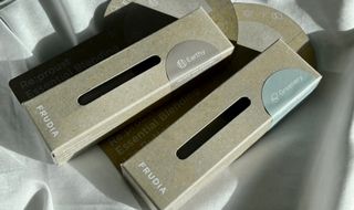 [후르디아] 올리브영 착한보습 비건 립버터 2종 — 5점을 준 리뷰어가 2023년 1월 올린 사용 사진