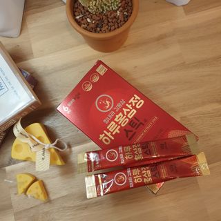 힘내라김홍삼 하루홍삼정스틱 10g x 10포 — 5점을 준 리뷰어가 2021년 3월 올린 사용 사진