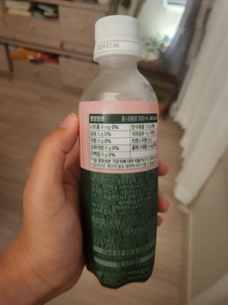 더그레잇티 콤부차 [매일유업] 더그레잇티 44kcal 콤부차 300ml *12개입 (오리지널 6개+베리리치 6개) — 5점을 준 리뷰어가 2023년 7월 올린 사용 사진