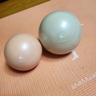 트라택 쿠셔닝 웨이트볼 0.5kg + 1kg SET — 5점을 준 리뷰어가 2022년 6월 올린 사용 사진