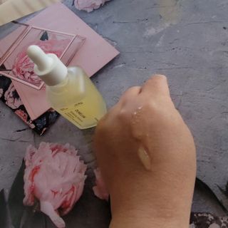 에센느 닥터 멜라닌 화이트닝 앰플 — 5점을 준 리뷰어가 2023년 4월 올린 사용 사진