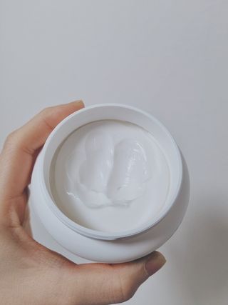 버텍스넘버원 버텍스 넘버원 햄프씨드오일 핸드밤, 바디크림 — 5점을 준 리뷰어가 2022년 3월 올린 사용 사진