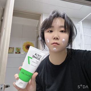 나우 [리브엠] 화해 1등 각질 클렌저! 시카좀 카밍 딥 클렌징 폼 — 4점을 준 리뷰어가 2024년 12월 올린 사용 사진