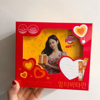 광동생활건강 [제니에디션] 비타500데일리스틱 gift set 60포+제니굿즈 3종+쇼핑백 — 5점을 준 리뷰어가 2021년 11월 올린 사용 사진