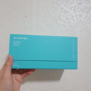 아로메르 리바이탈라이징 블루밍 앰플 10ml x 4ea — 5점을 준 리뷰어가 2021년 8월 올린 사용 사진