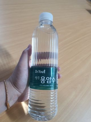 닥터유 제주용암수 닥터유 용암수 — 5점을 준 리뷰어가 2021년 8월 올린 사용 사진