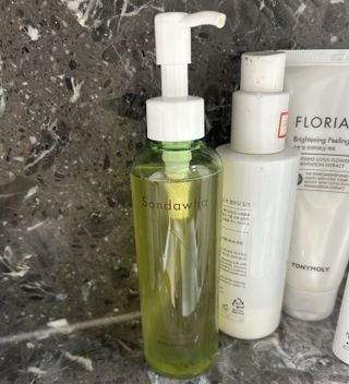 스킨큐어 산다화 순한 클렌징 동백 오일 200ml — 5점을 준 리뷰어가 2023년 4월 올린 사용 사진
