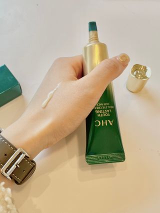 [NEW 탄력유턴 아이크림] AHC 유스 래스팅 리얼 아이크림 포 페이스 — 5점을 준 리뷰어가 2021년 3월 올린 사용 사진