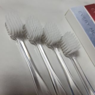 에브리모먼트 에브리 모먼트 칫솔 Every moment toothbrush — 5점을 준 리뷰어가 2022년 2월 올린 사용 사진