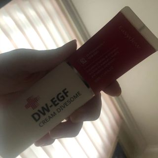 이지듀 DW-EGF 크림 다이브좀_콜라겐이 쏙쏙, 탄력피부로 다이빙 — 5점을 준 리뷰어가 2021년 2월 올린 사용 사진