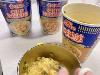 NISSIN 닛신 컵누들  4종 - 씨푸드오리지날, 씨푸드 스파이시, 씨푸드 커리, 씨푸드 XO소스 — 5점을 준 리뷰어가 2021년 12월 올린 사용 사진