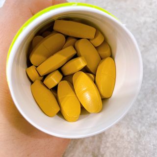 Swisse 스위스 고함량 밀크씨슬 35,000mg 60정 — 5점을 준 리뷰어가 2021년 11월 올린 사용 사진