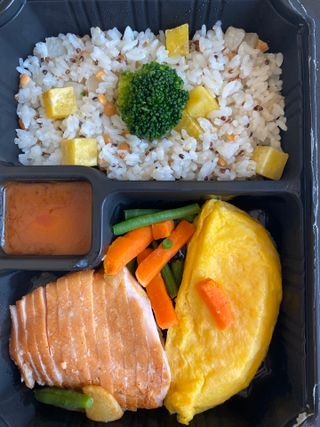 굽네몰 [굽네] 소스가 맛있는 닭가슴살 한입 볼 2종 — 5점을 준 리뷰어가 2021년 3월 올린 사용 사진