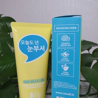 IO 아이오 오늘도 넌 눈부셔 - 데일리 스크럽 클렌징폼 — 5점을 준 리뷰어가 2021년 2월 올린 사용 사진