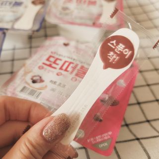 남양유업 또깍 접어 떠먹는 불가리스 2종 — 5점을 준 리뷰어가 2021년 1월 올린 사용 사진