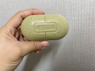 제이제이바이오 허브마사지바 올인원 알약비누 — 5점을 준 리뷰어가 2022년 4월 올린 사용 사진