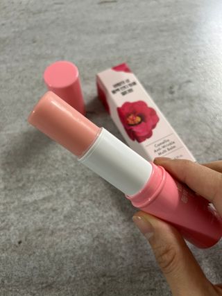 스킨큐어 바람의섬  동백 안티 링클 멀티밤 — 4.5점을 준 리뷰어가 2022년 10월 올린 사용 사진