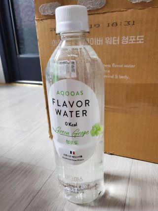 아쿠아스 플레이버워터 [아쿠아스] 제로칼로리 플레이버워터 복숭아/청포도 1BOX 20개입 — 5점을 준 리뷰어가 2021년 4월 올린 사용 사진