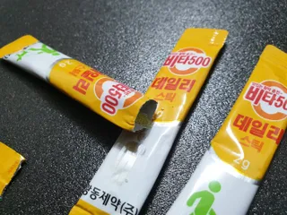 광동생활건강 [광동] 제니비타민C 비타500데일리스틱 180포+제니등신대+제니스티커 — 5점을 준 리뷰어가 2021년 12월 올린 사용 사진