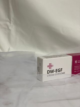 이지듀 DW-EGF 크림 다이브좀_콜라겐이 쏙쏙, 탄력피부로 다이빙 — 4.5점을 준 리뷰어가 2021년 2월 올린 사용 사진