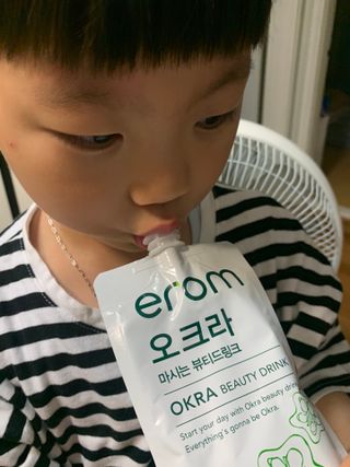 [이롬] 오크라 마시는 뷰티드링크 100mL x 20입 — 4.5점을 준 리뷰어가 2022년 9월 올린 사용 사진