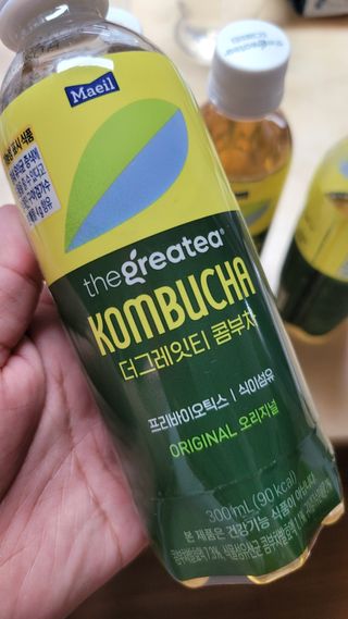 더그레잇티 콤부차 300ml *12개입 (오리지널 6개+베리리치 6개) — 5점을 준 리뷰어가 2022년 7월 올린 사용 사진