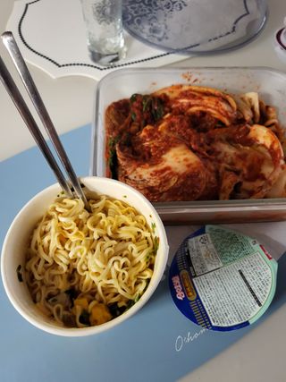 NISSIN 닛신 컵누들  4종 - 씨푸드오리지날, 씨푸드 스파이시, 씨푸드 커리, 씨푸드 XO소스 — 5점을 준 리뷰어가 2022년 12월 올린 사용 사진