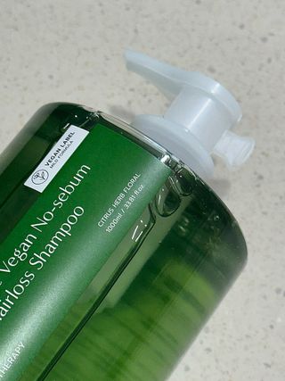 닥터시드 티트리 앤 라임 비건 지성케어 쿨 탈모 샴푸 (1000ml) — 5점을 준 리뷰어가 2023년 12월 올린 사용 사진