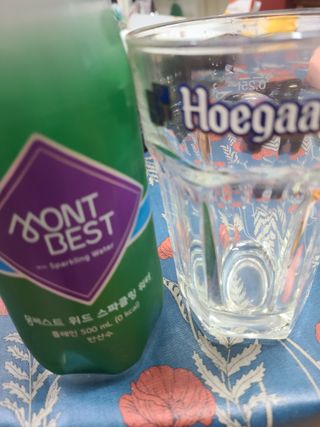 몽베스트 Montbest with Sparkling water Plain 20병 — 3점을 준 리뷰어가 2022년 8월 올린 사용 사진