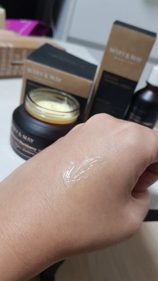마리엔메이  이데베논 블랙베리 보습 크림 + 세럼 — 5점을 준 리뷰어가 2021년 10월 올린 사용 사진