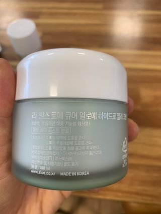김정문알로에 큐어 큐어 알로에 리프레쉬 젤리 세럼, 큐어 알로에 하이드로 젤리 크림 — 5점을 준 리뷰어가 2021년 3월 올린 사용 사진