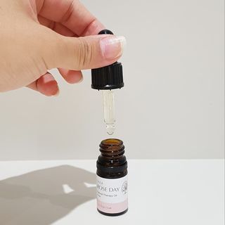 라라로즈데이 시즌2 천연 아로마오일 Y존 케어 속옷향수 이너퍼퓸 5ml  여성의 자존감을 UP시키자 — 5점을 준 리뷰어가 2021년 8월 올린 사용 사진