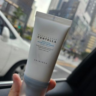[스킨1004] 마다가스카르 센텔라 히알루-시카 워터핏 선세럼 50ml — 5점을 준 리뷰어가 2024년 6월 올린 사용 사진